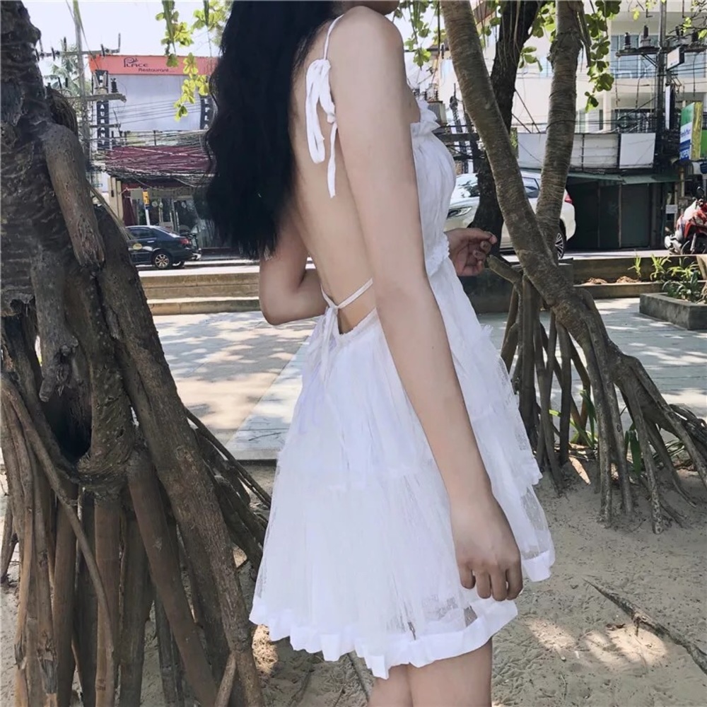 👗 White Ruffle Backless Dress NWT - Picture 2 of 4